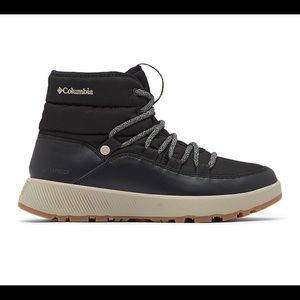 Columbia Women's Slopeside Village™ Omni-Heat™ Mid Boot